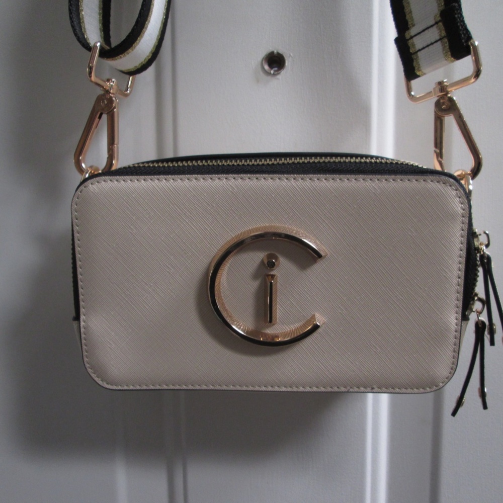 new Intraceuticals beige CAMERA messenger/crossbody BAG
